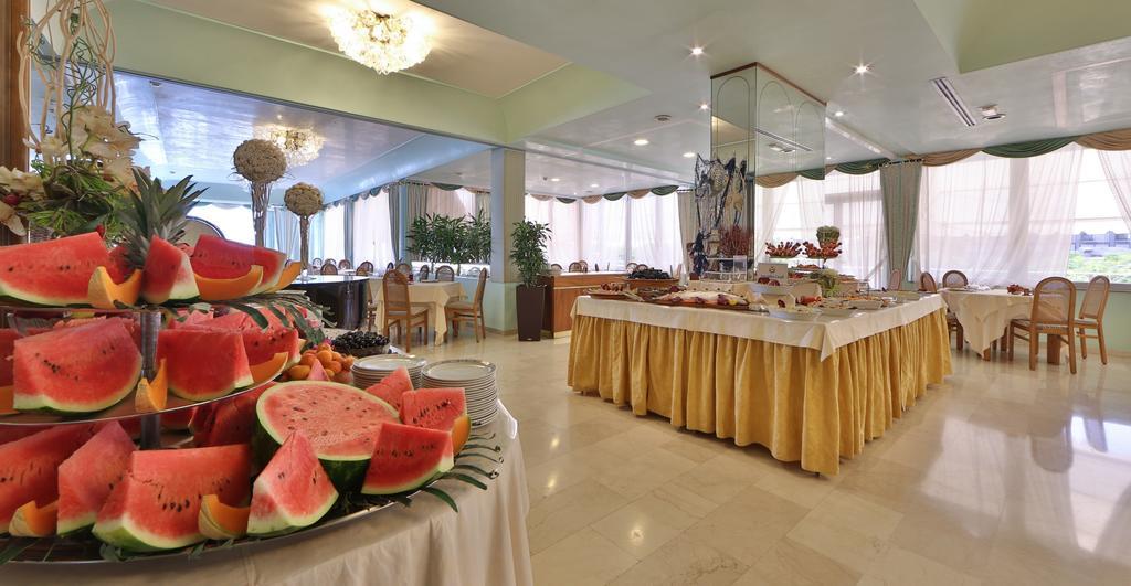 Hotel Bristol Sottomarina Εξωτερικό φωτογραφία